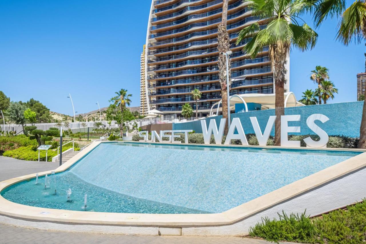 Sunset Waves Deluxe Apartments Poniente Beach Resort Benidorm Kültér fotó
